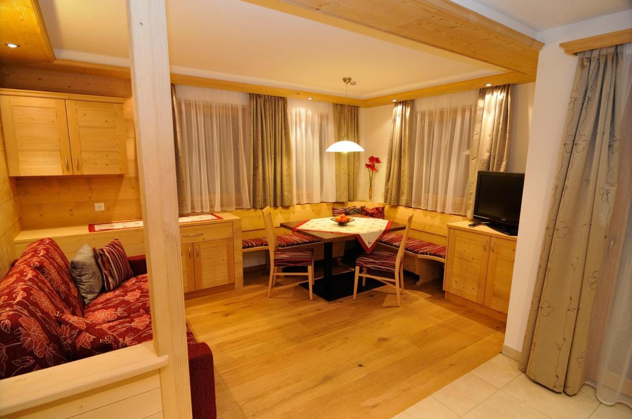 Chalet Regina Selva di Val Gardena Exterior photo